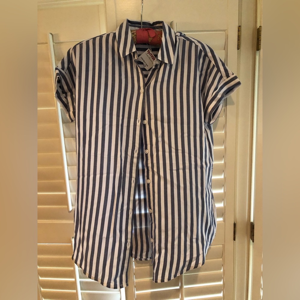 Beach lunch lounge NWT striped shirt XS